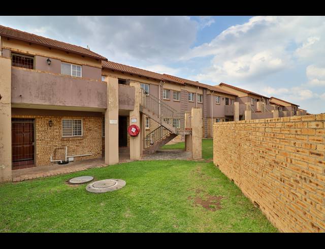 2 BEDROOM APARTMENT FOR SALE IN NOORDWYK